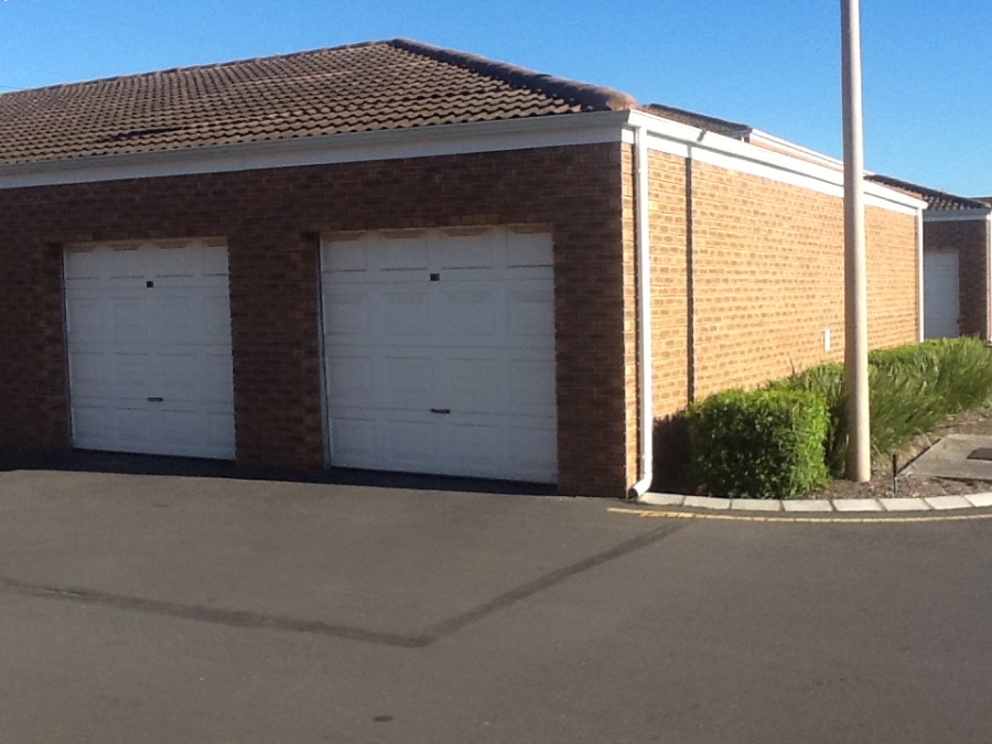To Let 2 Bedroom Property for Rent in Protea Heights Western Cape